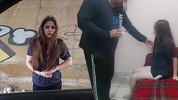ay-me-duele-pequea-e-inocente-morrita-putipobre-de-colonia-marginal-se-va-con-un-viejo-por-ayuda-econmica-casero-real-no-fake