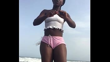 crazybitch-twerking-hard-in-sexy-clothes-outdoor-on-the-beach