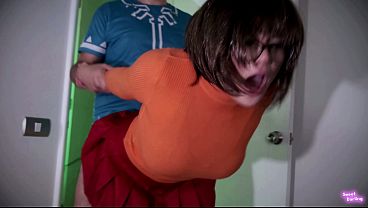 velma-dinkley-full-video-nerdy-girl-gets-fucked-hard-at-halloween--sweet-darling