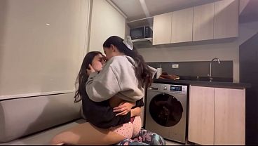 juro-que-ella-fue-la-que-empez-a-meterme-los-dedos-me-moje-muy-raro