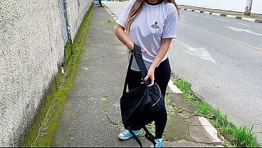 novinha-18-anos-fez-sexo-na-porta-da-escola