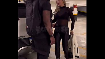 conheci-o-cantor-da-banda-de-pagode-levei-ele-embora-pro-meu-apto-pra-me-foder-gostoso-na-frente-do-corno-e-gozou-dentro-de-mim