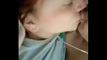 linda-jovencita-es-bien-sumisa-se-deja-chupar-bien-rico-la-vagina-y-despues-me-le-subo-encima