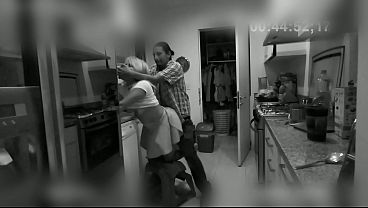 este-cabrn-se-folla-a-la-chica-del-aseo-pero-todo-quedo-grabado