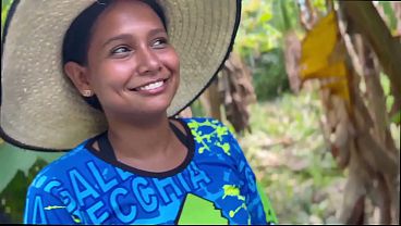 campesina-inocente-follada-a-cambio-de-unas-gallinas