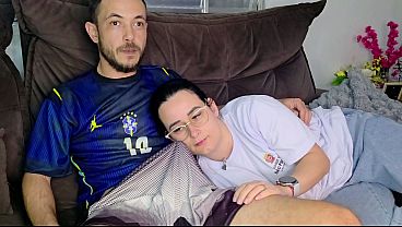 stepsister--seduzida-pelo-meioirmo-enquanto-assiste-ao-jogo-do-brasil