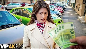 hunt4k-hunter-picked-up-a-girl-on-the-street-and-fucked-her-in-a-store